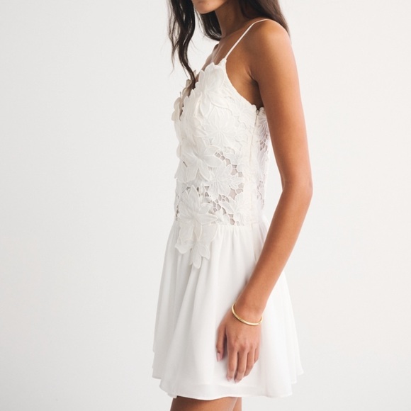 A&F Bra-free Lace Floral Mini Dress - Picture 4 of 7